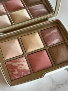 Hourglass Ambient Holiday Palette 2023